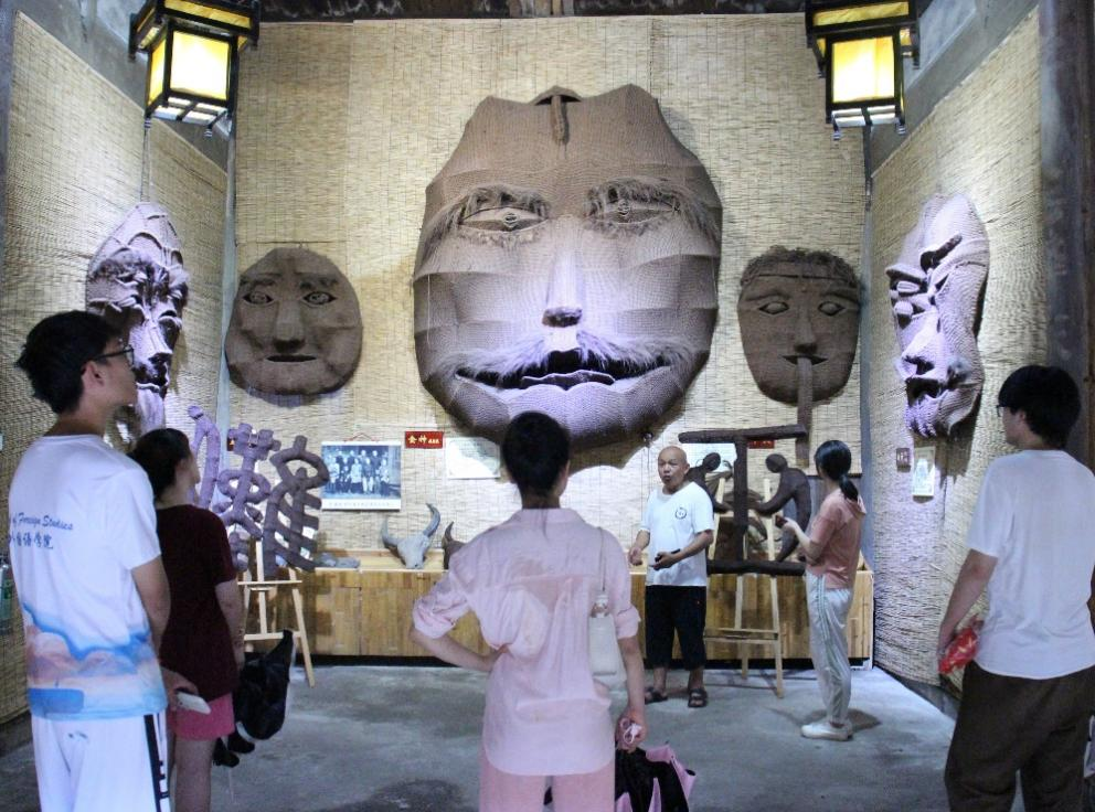 威廉体育williamhill开展“三下乡”社会实践活动 助推非遗“湘货”出海_fororder_图片2